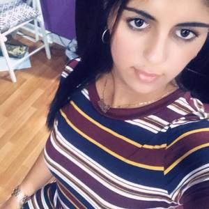 Meet your Posher, Daniela